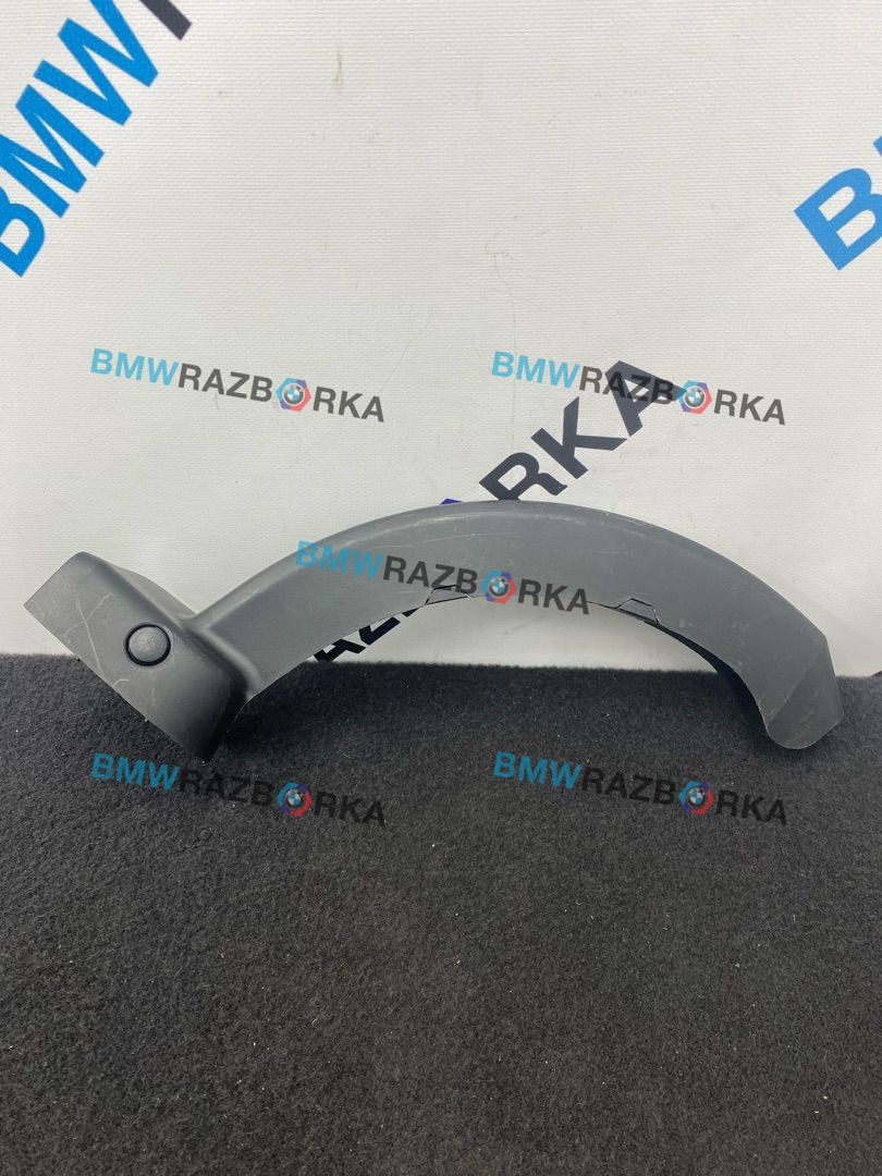накладка на петлю багажника левая BMW 7 серия G11/G12 G11 2017, 4.0 л., дизель, x03 rubin-metallic black, седан, полный привод, 7371811