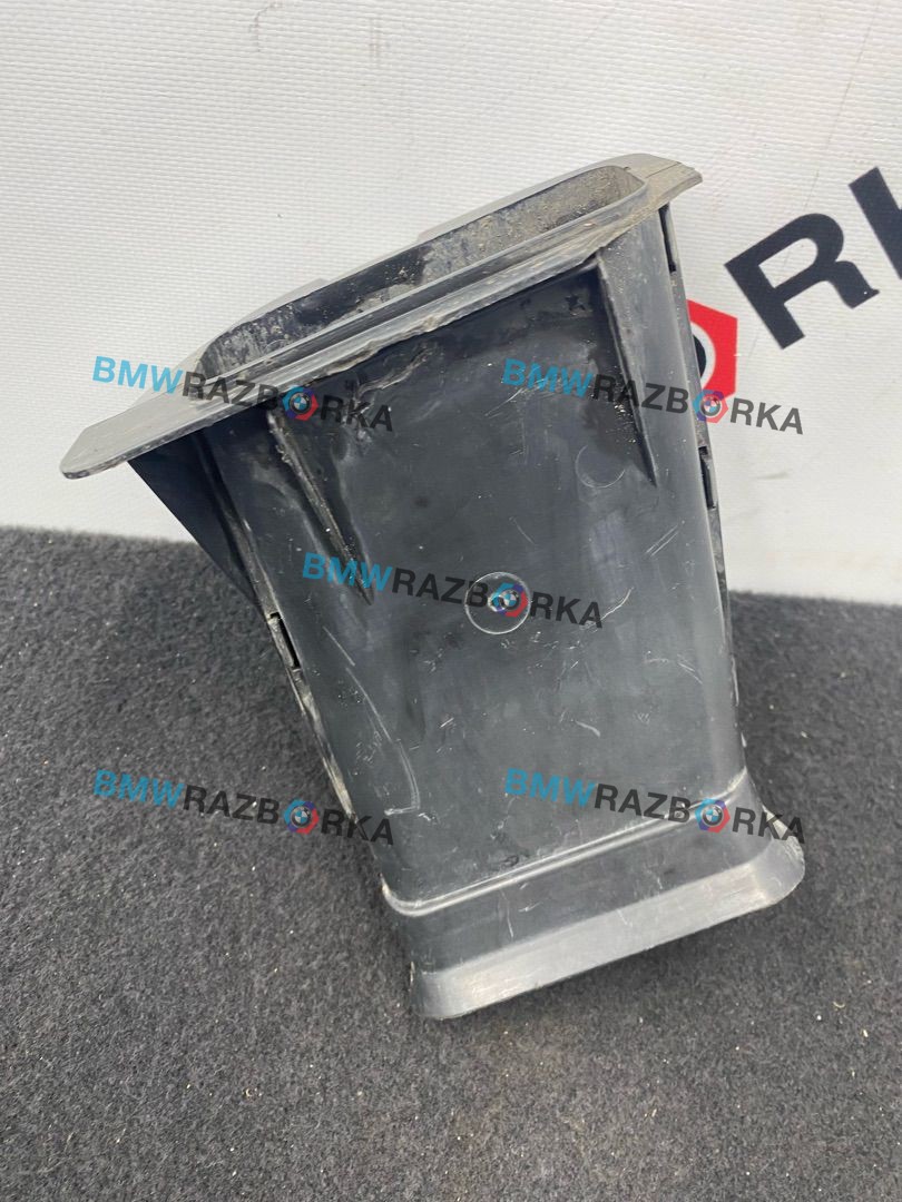 воздуховод тормозной правый BMW 7 серия G11/G12 G11 2017, 4.0 л., дизель, x03 rubin-metallic black, седан, полный привод, 7365632