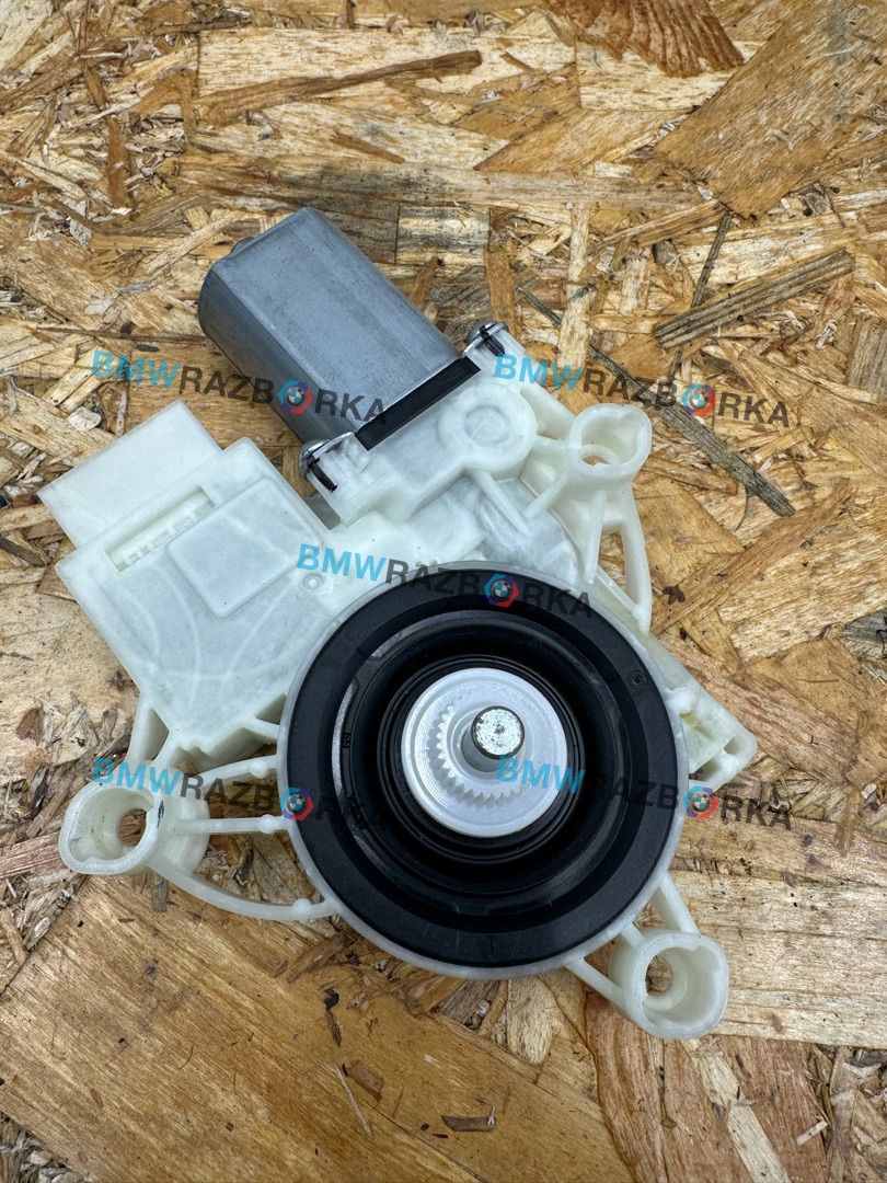 моторчик стеклоподъемника передний правый BMW X5 G05 2019, 4.0 л., бензин, АКПП, a300, внедорожник 5 дв., полный привод, 9479072