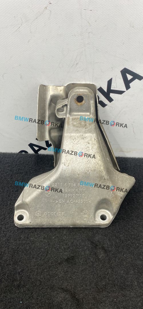 кронштейн двигателя BMW 3 серия F30/F31/F34 F30 2013, 2.0 л., N20 B20 B, бензин, АКПП, 6784824