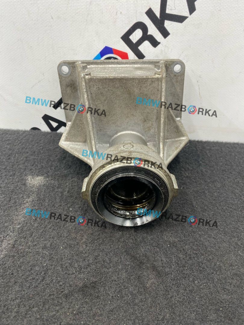 кронштейн полуоси BMW 3 серия F30/F31/F34 F30 2013, 2.0 л., N20 B20 B, бензин, АКПП, 7601996