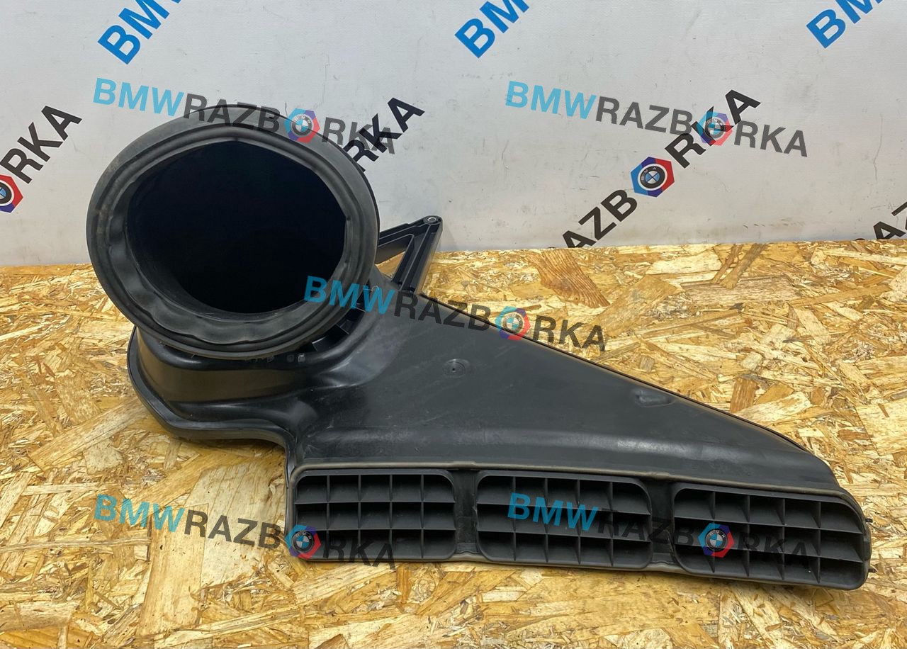 воздухозаборник Volkswagen Crafter 2 поколение SZC 2022, 2.0 л., дизель, 6МКПП, b4/b9a, передний привод, 7C2819049B, 7C2819049, 7C2815129C, 7C2815129