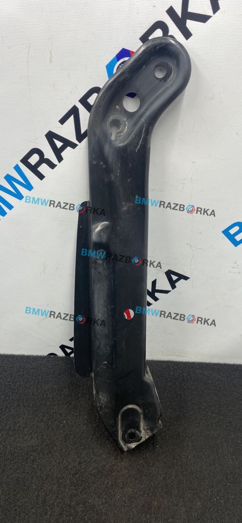крепление фары правой Volkswagen Crafter 2 поколение SZC 2022, 2.0 л., дизель, 6МКПП, b4/b9a, передний привод, 7C0805932, 7C0805932A