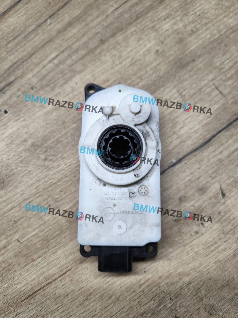 жалюзи BMW 1 серия F40 2023, 1.5 л., B37 C15 A, дизель, skyscraper grau metallic (c4w), хетчбэк 5 дв., передний привод, 9881645, 5811R1000