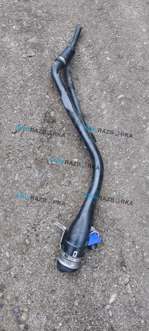 горловина топливного бака BMW 1 серия F40 2023, 1.5 л., B37 C15 A, дизель, skyscraper grau metallic (c4w), хетчбэк 5 дв., передний привод, 7458658