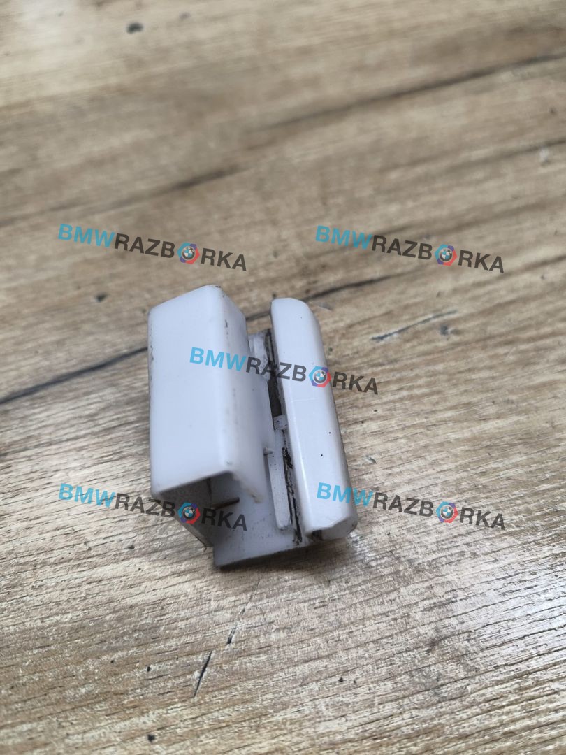 Кронштейн крепления порога BMW 1 серия F40 2023, 1.5 л., B37 C15 A, дизель, skyscraper grau metallic (c4w), хетчбэк 5 дв., передний привод, 7461380, 51777461380