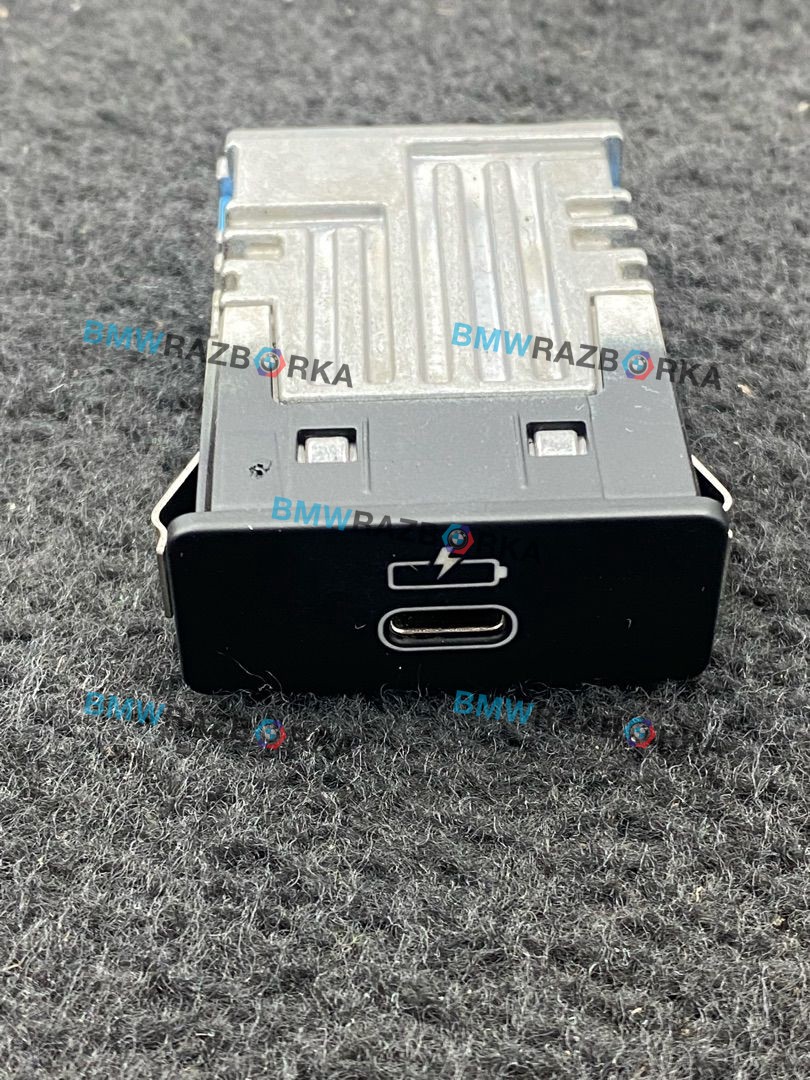разъем AUX / USB BMW X7 G07 [рестайлинг] G07 2024, 4.0 л., дизель, АКПП, 416, внедорожник 5 дв., полный привод, 5A84164