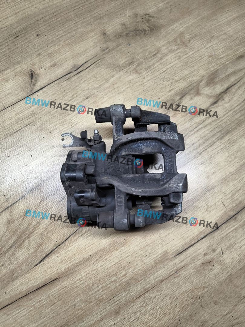суппорт задний правый BMW 1 серия F40 2023, 1.5 л., B37 C15 A, дизель, skyscraper grau metallic (c4w), хетчбэк 5 дв., передний привод