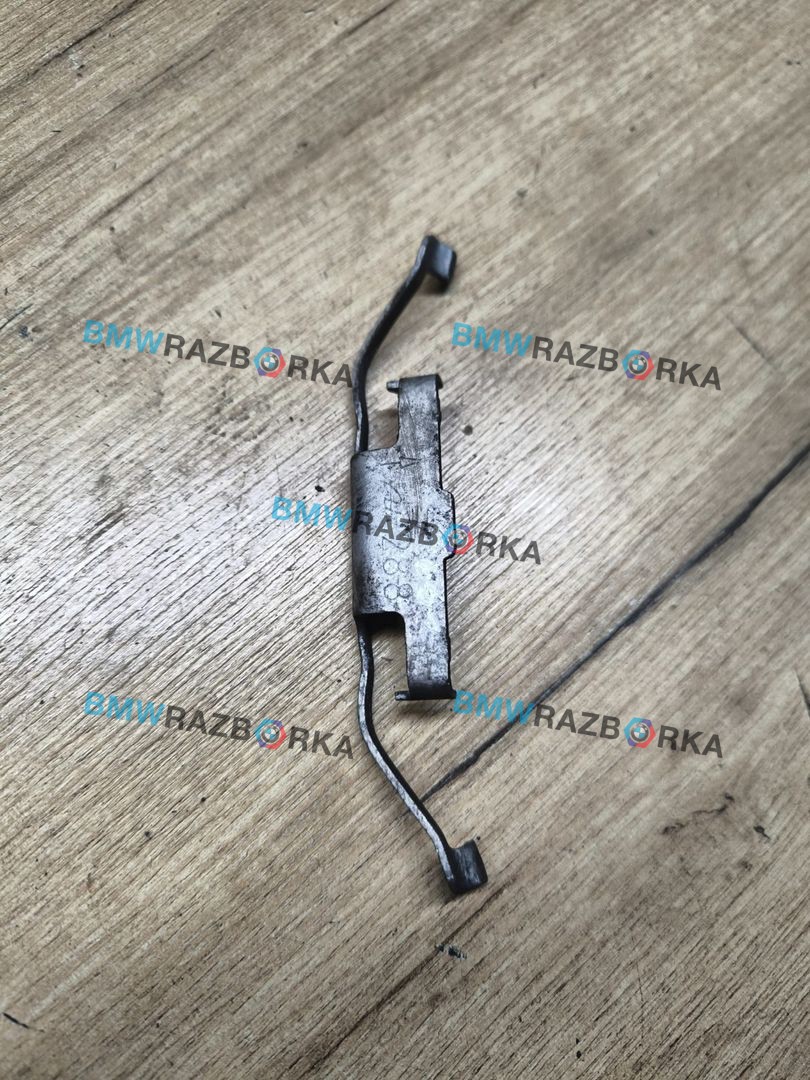 скоба суппорта BMW 1 серия F40 2023, 1.5 л., B37 C15 A, дизель, skyscraper grau metallic (c4w), хетчбэк 5 дв., передний привод, 34206864449, 6864449, 34206464449