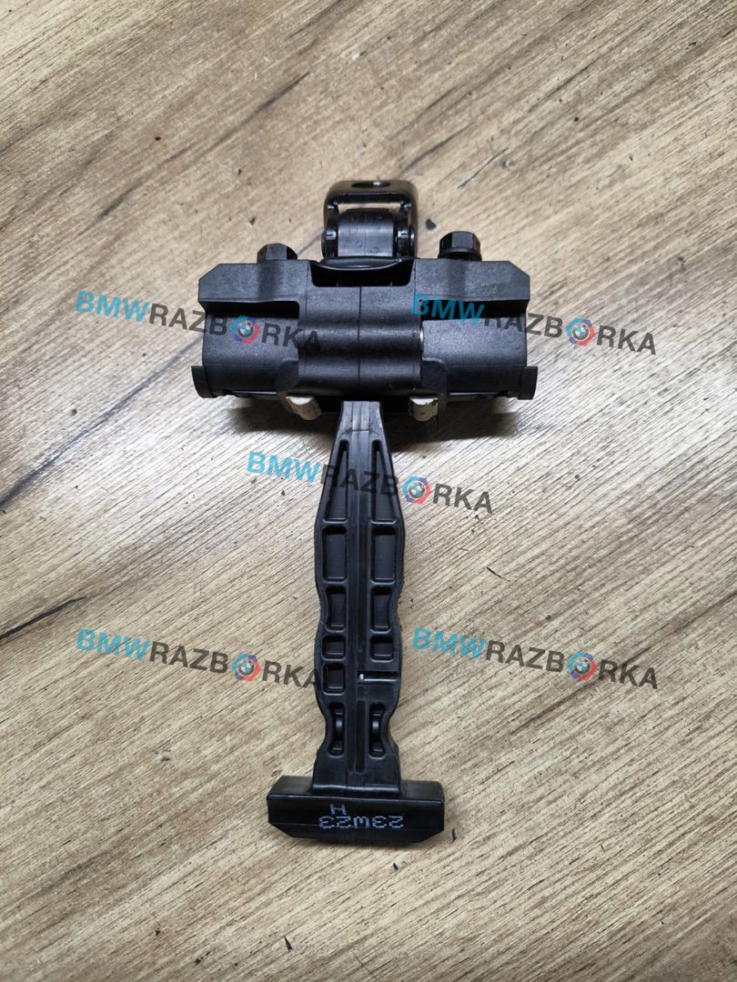 ограничитель открывания двери задней BMW 1 серия F40 2023, 1.5 л., B37 C15 A, дизель, skyscraper grau metallic (c4w), хетчбэк 5 дв., передний привод, 7448039