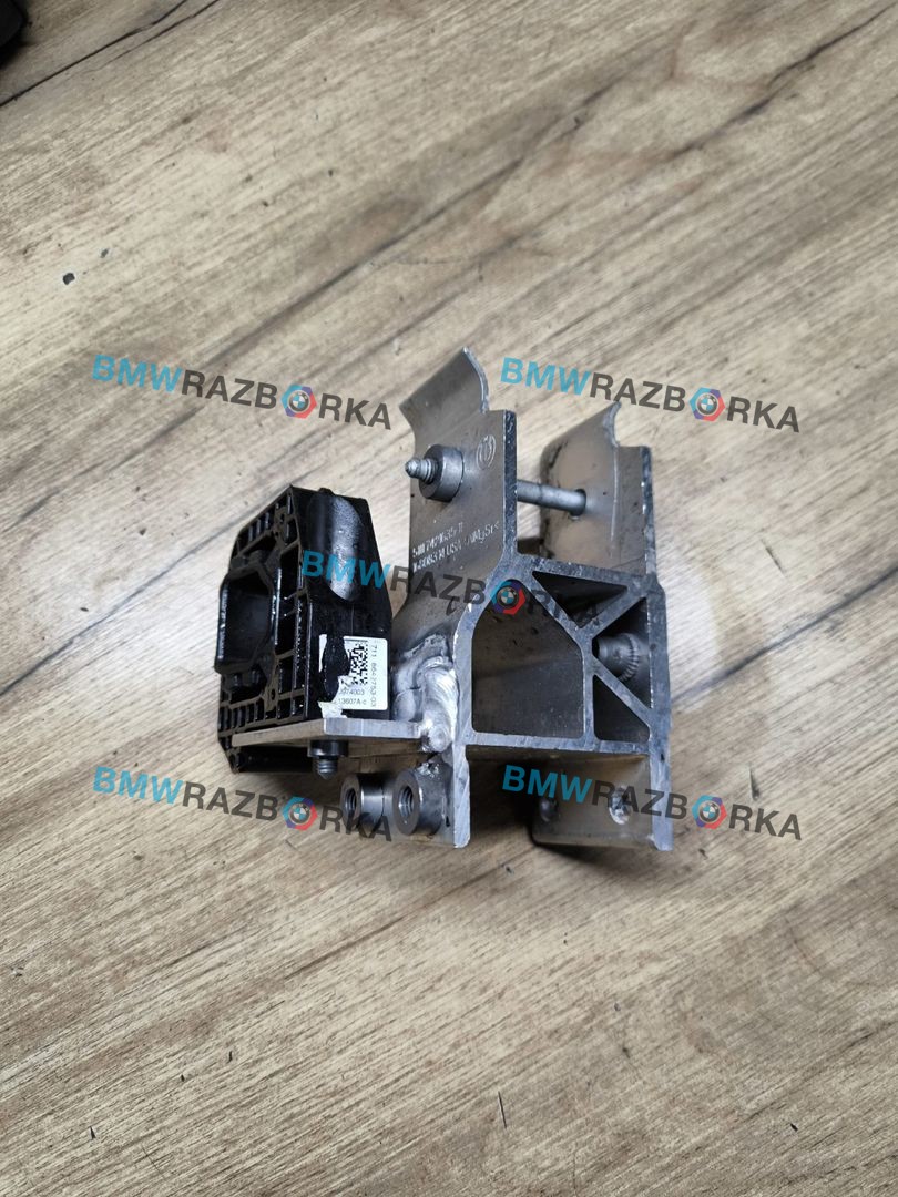 кронштейн радиатора BMW X5 G05 [рестайлинг] G05 2024, 3.0 л., B57 D30 B, дизель, 416, полный привод, 8642753, 51117421635, 7421635, 17118642753