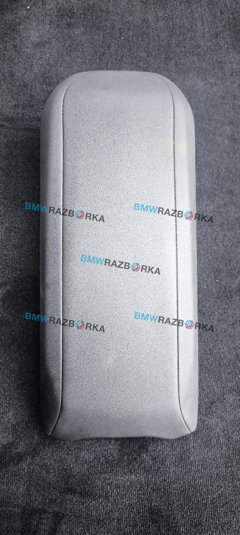 подлокотник BMW 1 серия F40 2023, 1.5 л., B37 C15 A, дизель, skyscraper grau metallic (c4w), хетчбэк 5 дв., передний привод