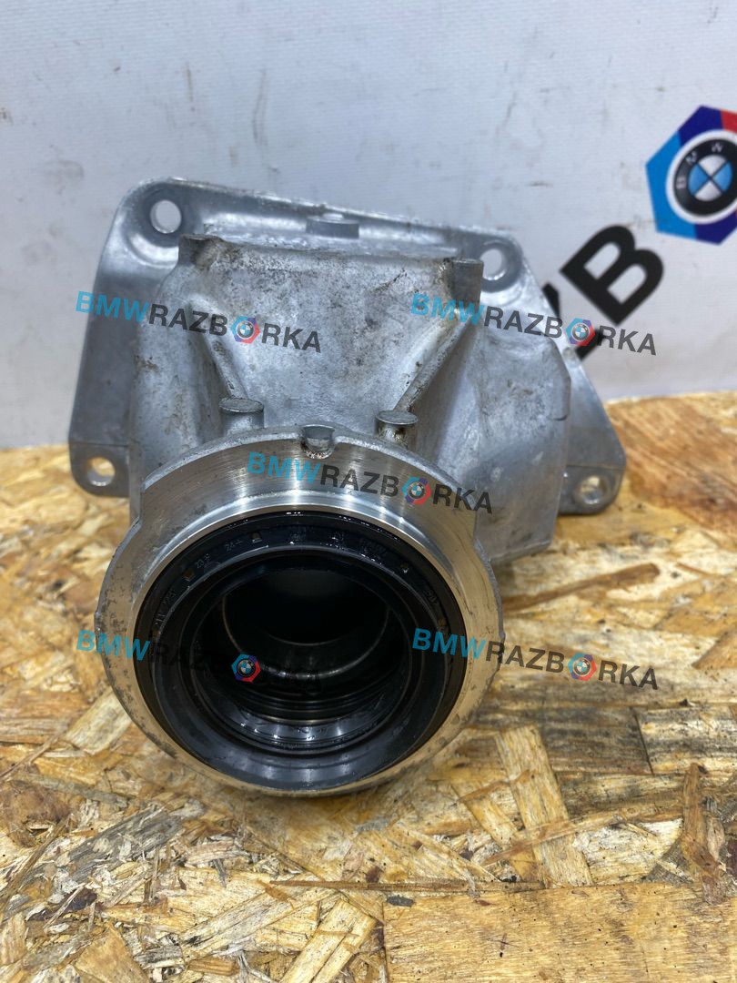 кронштейн полуоси BMW X5 G05 [рестайлинг] G05 2024, 3.0 л., B57 D30 B, дизель, 416, полный привод, 8839267