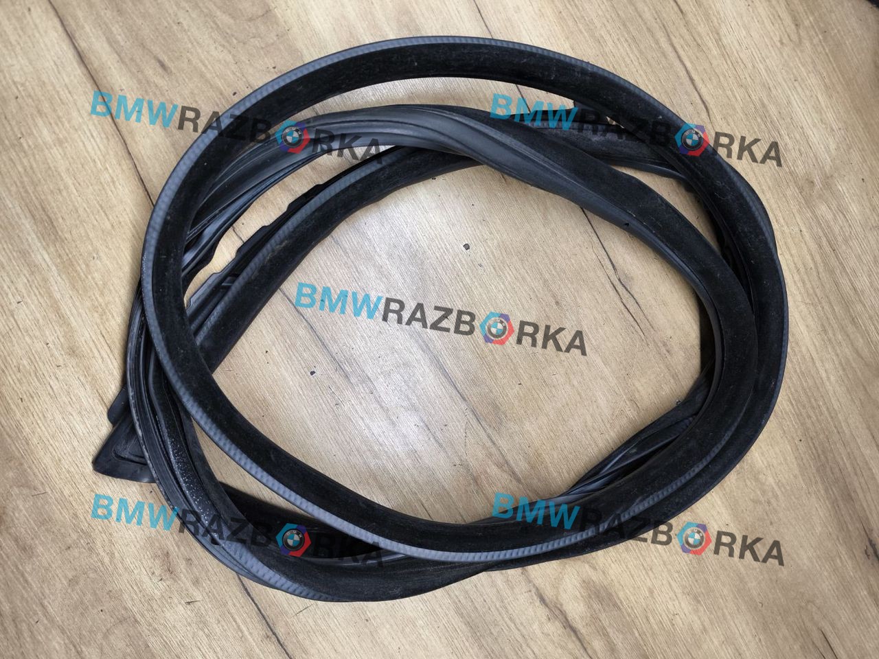 уплотнитель двери BMW 5 серия F07/F10/F11 [рестайлинг] 2013, 3.0 л., N57 D30 A, дизель, АКПП, задний привод, 7196350