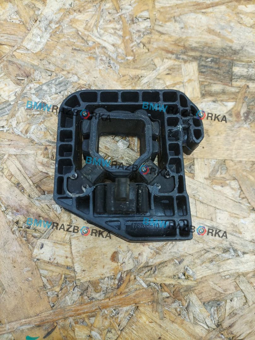 кронштейн радиатора BMW X5 G05 [рестайлинг] G05 2024, 4.0 л., дизель, АКПП, внедорожник 5 дв., 8642754, 17118642754