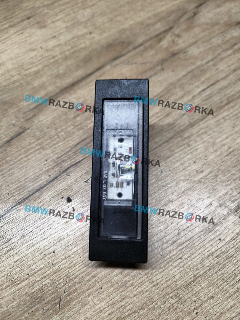 подсветка номера BMW i8 I12 2015, 1.5 л., гибрид, полный привод, 7193294