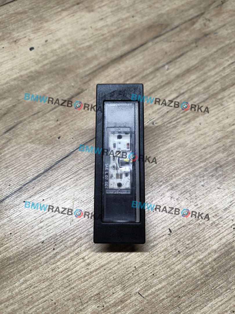подсветка номера BMW i8 I12 2015, 1.5 л., гибрид, полный привод, 7193294
