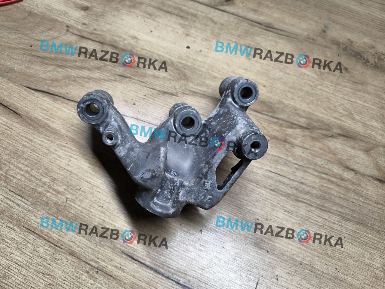 кронштейн КПП BMW i8 I12 2015, 1.5 л., гибрид, полный привод, 22116856292, 6856292