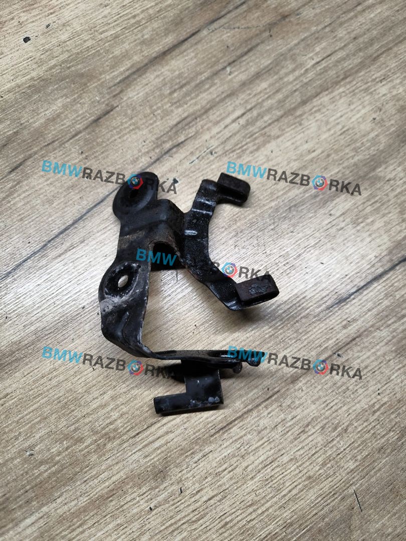держатель тормозного шланга BMW i8 I12 2015, 1.5 л., гибрид, полный привод, 34516853862, 6853862