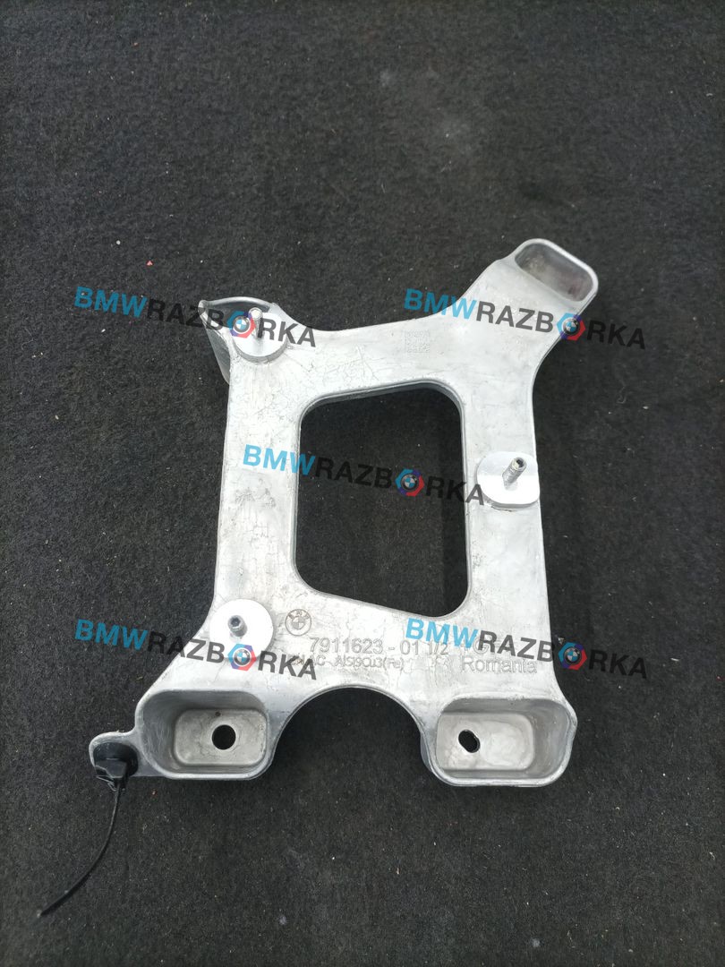 кронштейн двигателя BMW iX I20 2023, электро, c4a, полный привод, 7911623