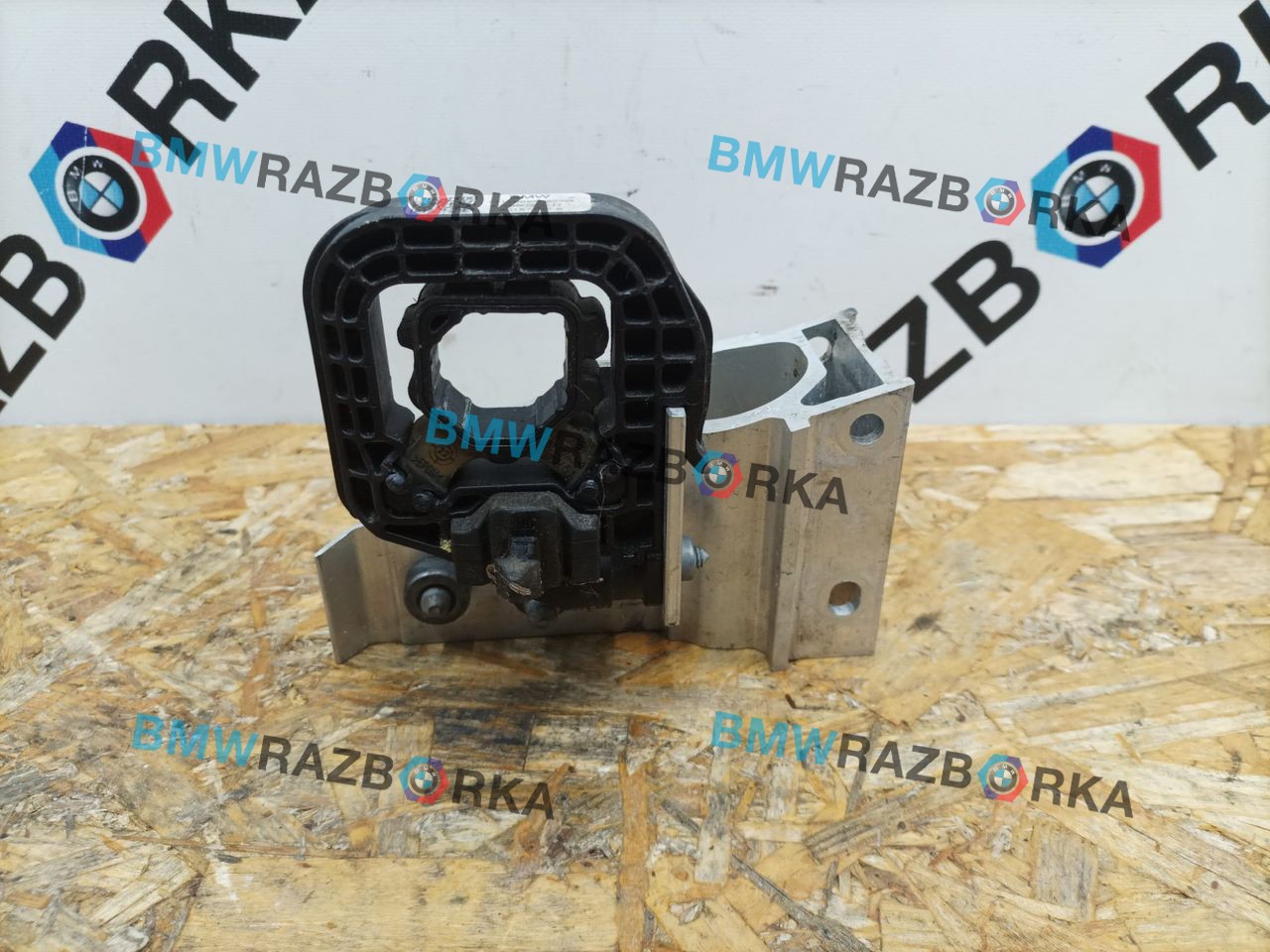 кронштейн радиатора BMW 4 серия G22/G23 G22 2022, 2.0 л., B48 B20 A, бензин, АКПП, c36, купе, задний привод, 7422234, 9895622