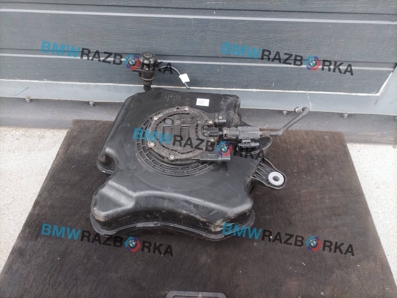 бак AdBlue (мочевины) BMW 8 серия G14/G15 G14 2019, 4.0 л., дизель, АКПП, 475, кабриолет, полный привод, 7418879, 7440400