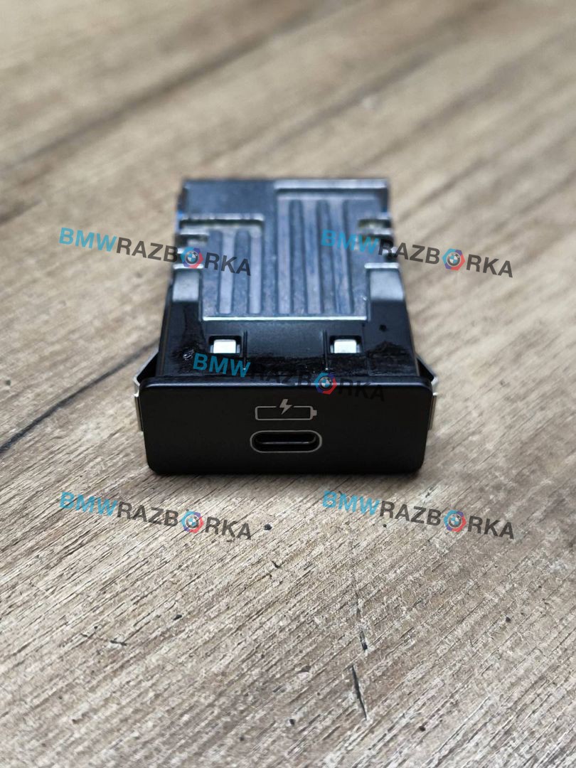разъем AUX / USB BMW X7 G07 2019, 4.0 л., бензин, АКПП, c27, внедорожник 5 дв., полный привод, 8711940