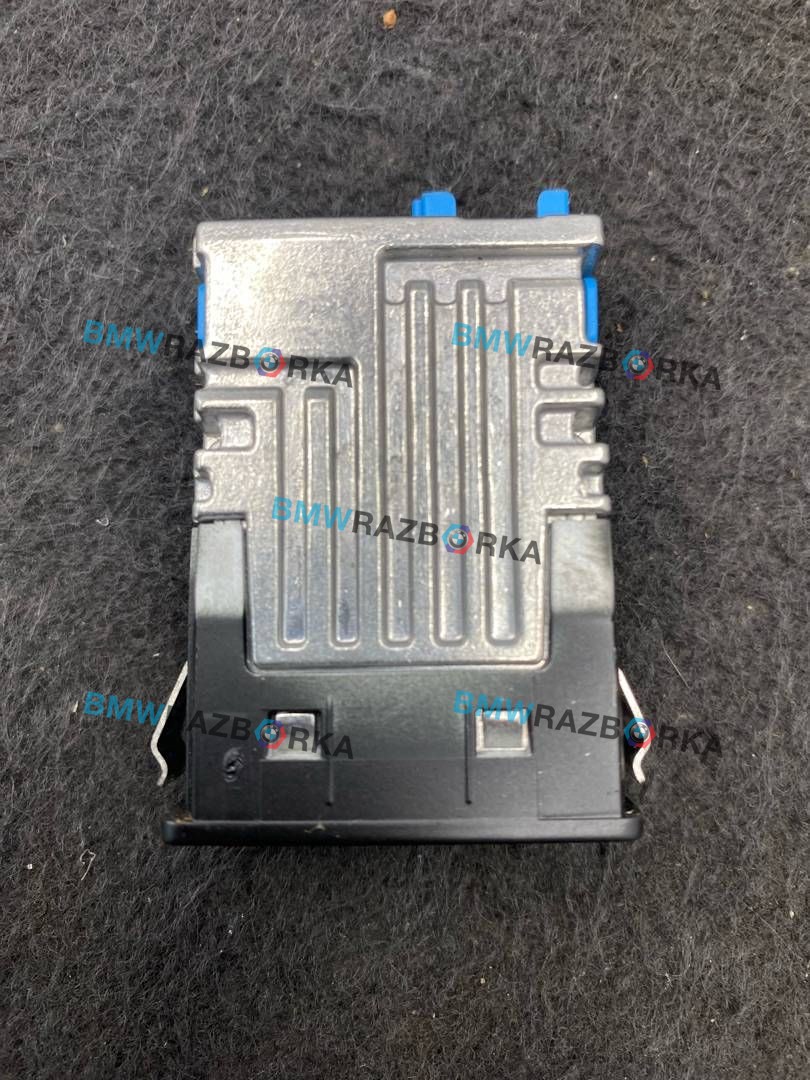 разъем AUX / USB BMW X7 G07 2019, 4.0 л., бензин, АКПП, c27, внедорожник 5 дв., полный привод, 8711940