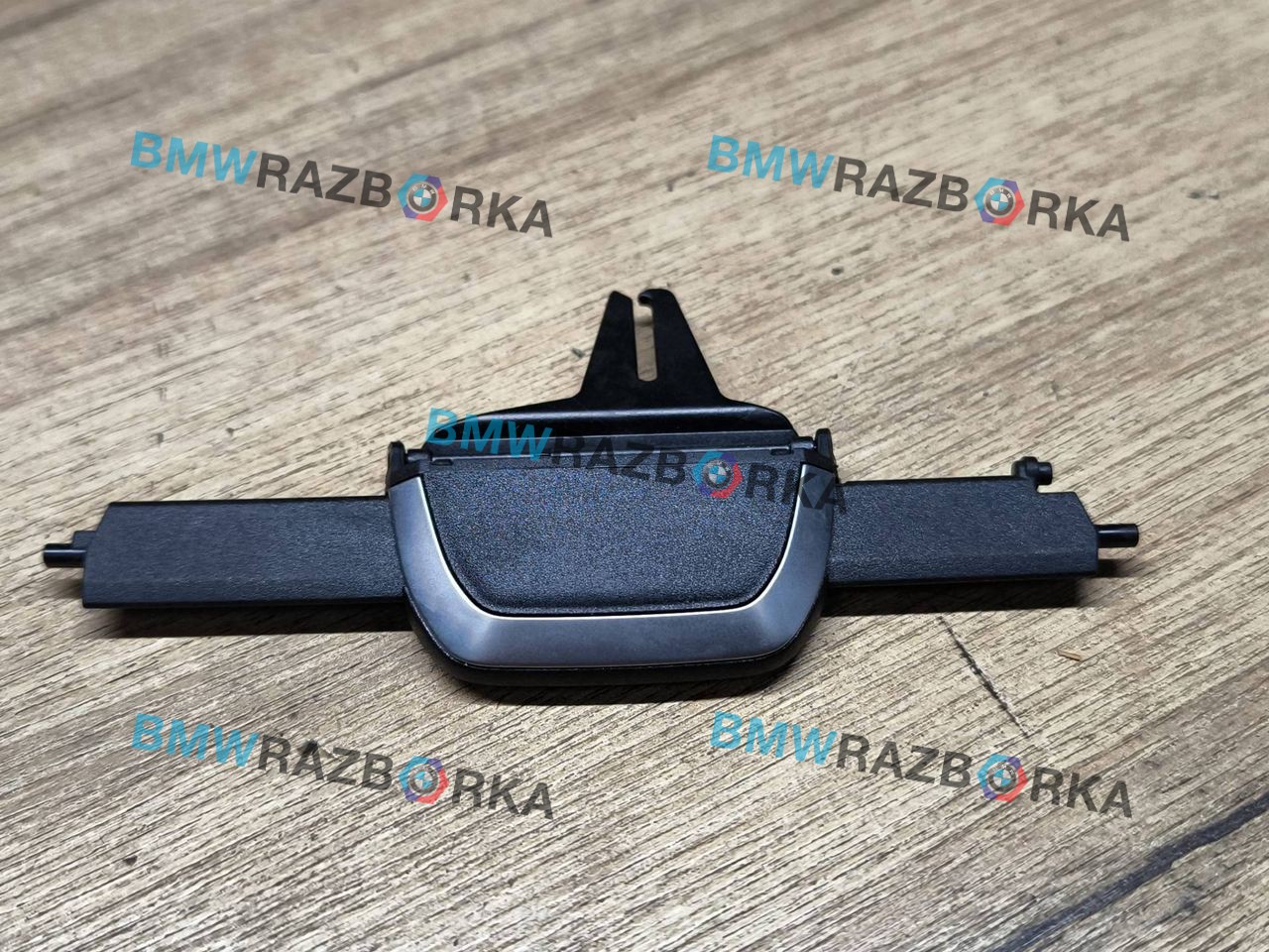 дефлектор обдува салона BMW 5 серия G30/G31 G30 2017, 3.0 л., B57 D30 A, дизель, АКПП, a300, седан, полный привод