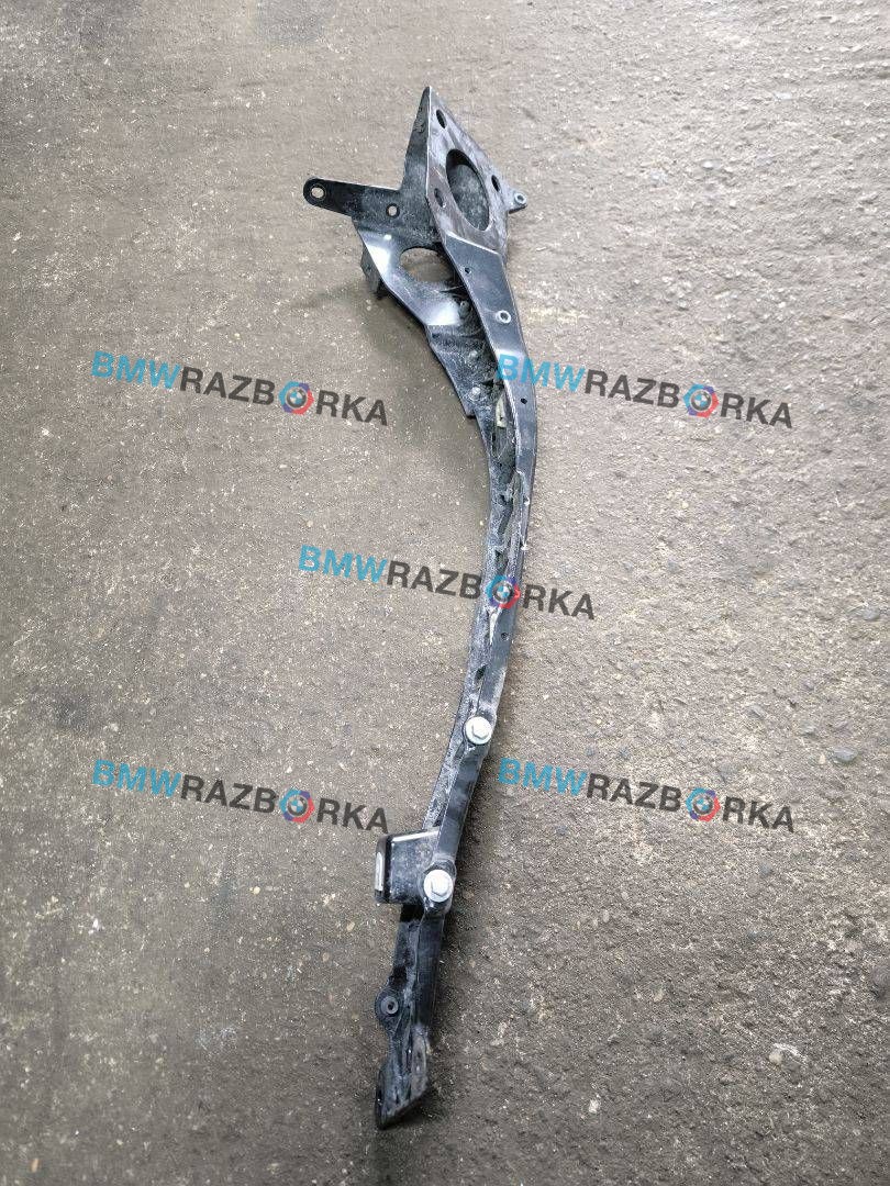 крепление ( кронштейн ) крыла BMW i8 I12 2015, 1.5 л., гибрид, полный привод, 51647353474, 7353474