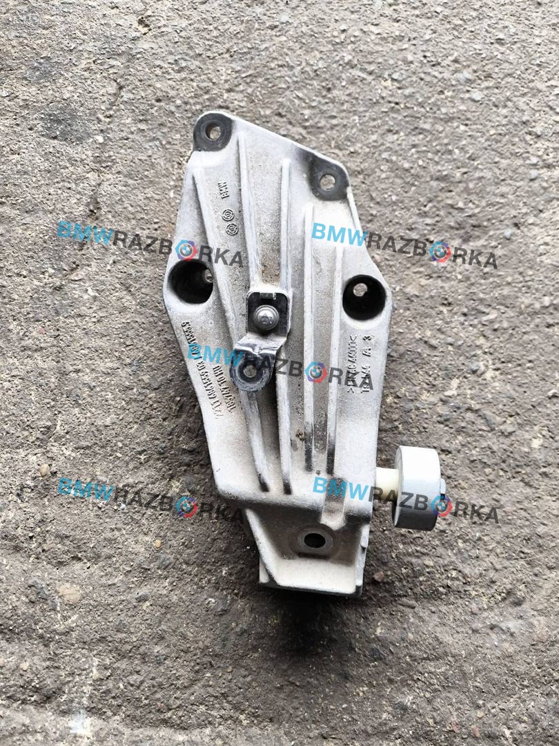 кронштейн двигателя BMW 5 серия G30/G31 G30 2017, 3.0 л., B57 D30 A, дизель, АКПП, a300, седан, полный привод, 6861559, 6861555, 22116861559