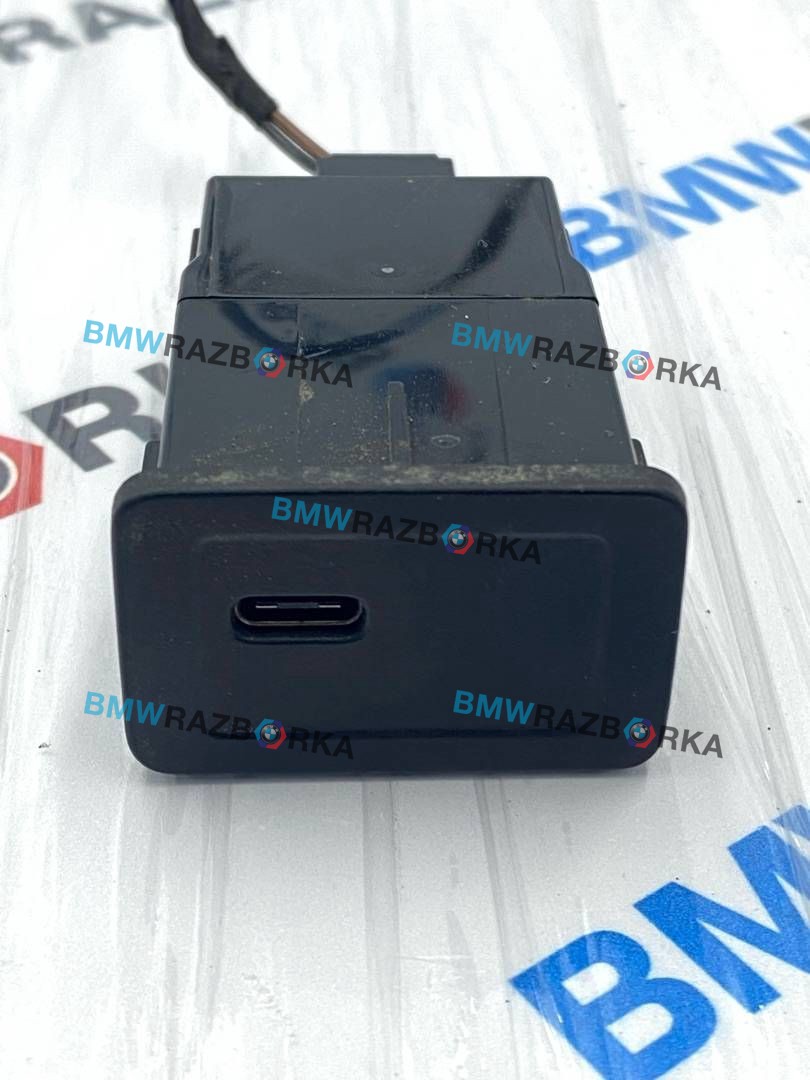 разъем AUX / USB Mercedes-Benz Sprinter W907/W910 W907 2023, 2.0 л., OM 654.920, дизель, АКПП, фургон, задний привод, 2478207802, A2478207802