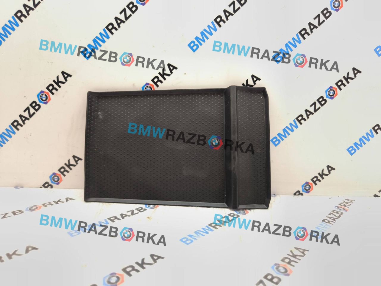 подлокотник BMW M2 G87 2024, 3.0 л., S58B30A, бензин, АКПП, купе, задний привод, 51166806851, 6806851