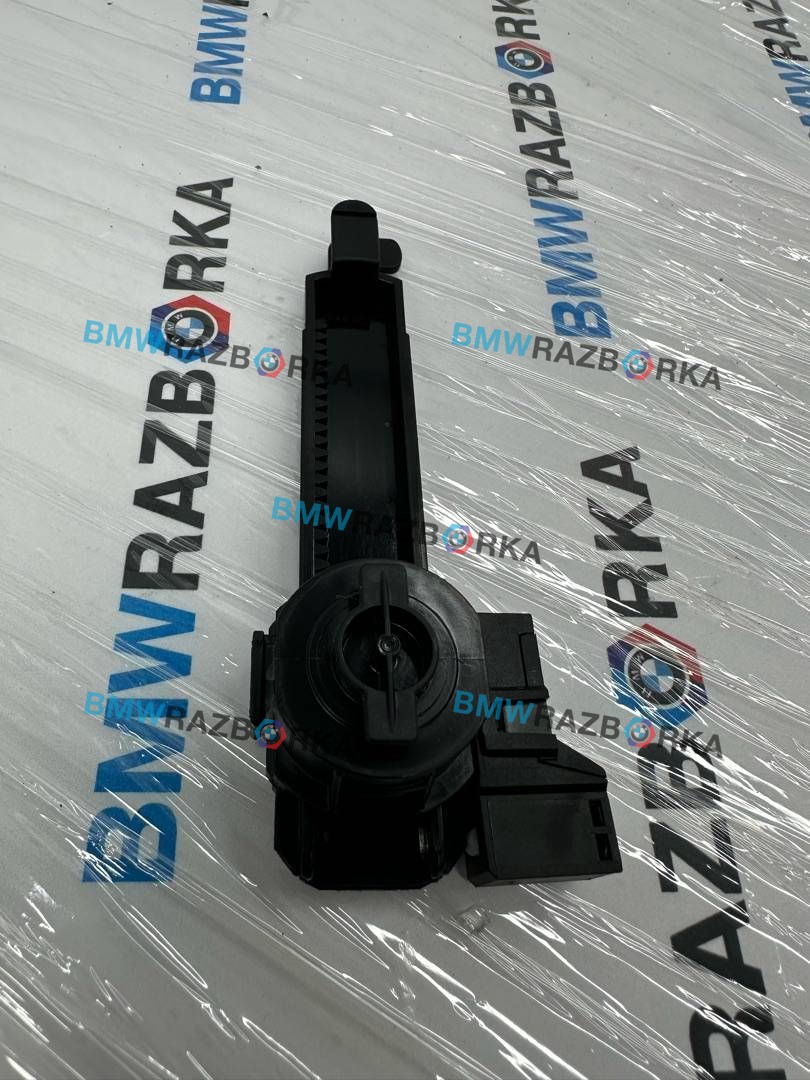 петля бардачка BMW M3 G80/G81 G80 2023, 3.0 л., S58B30A, бензин, АКПП, c4p, седан, задний привод, правый руль, 6831913