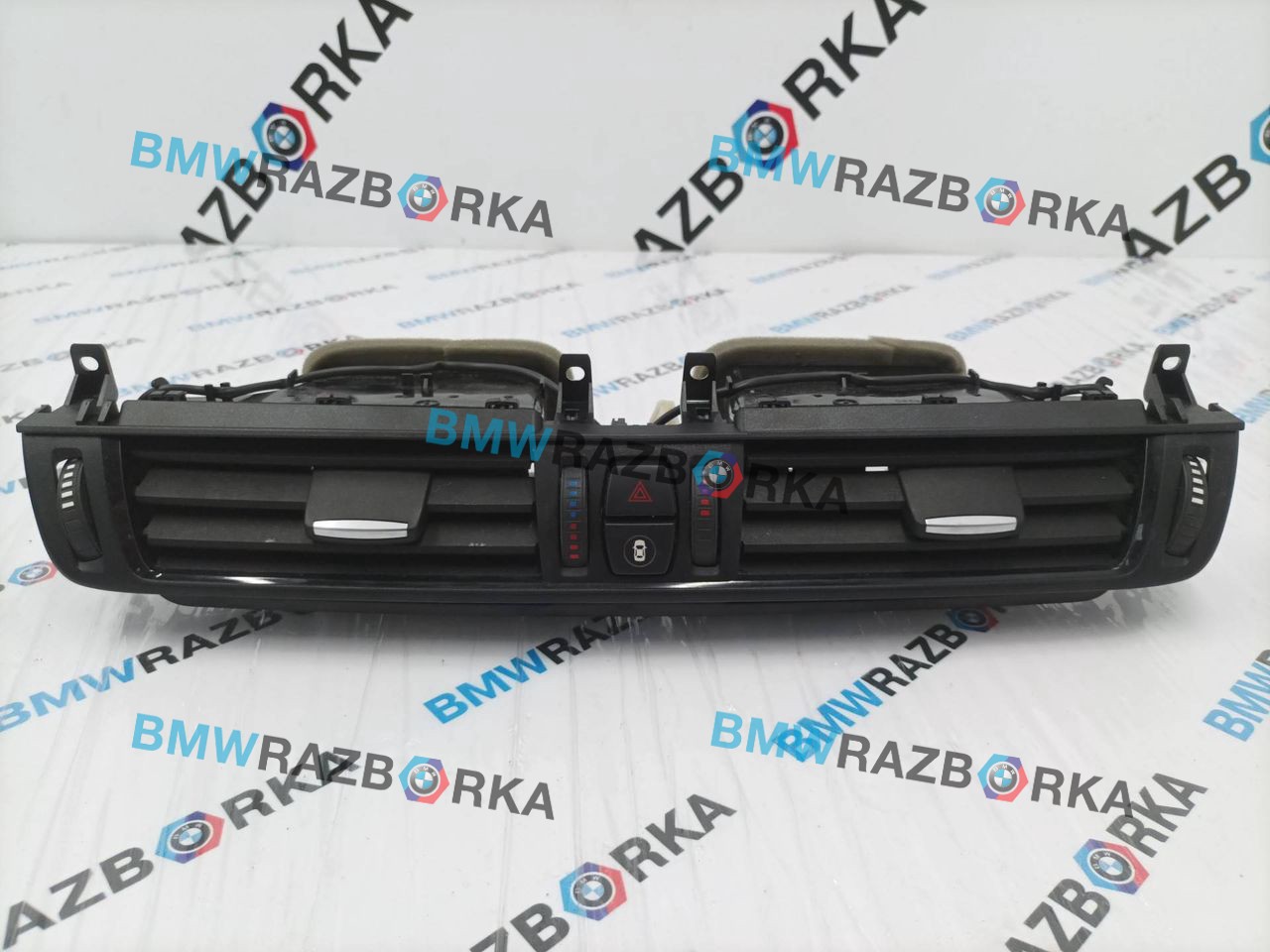 дефлектор обдува салона BMW X5 F15 2015, 4.0 л., дизель, АКПП, a96, внедорожник 5 дв., полный привод, 9252648