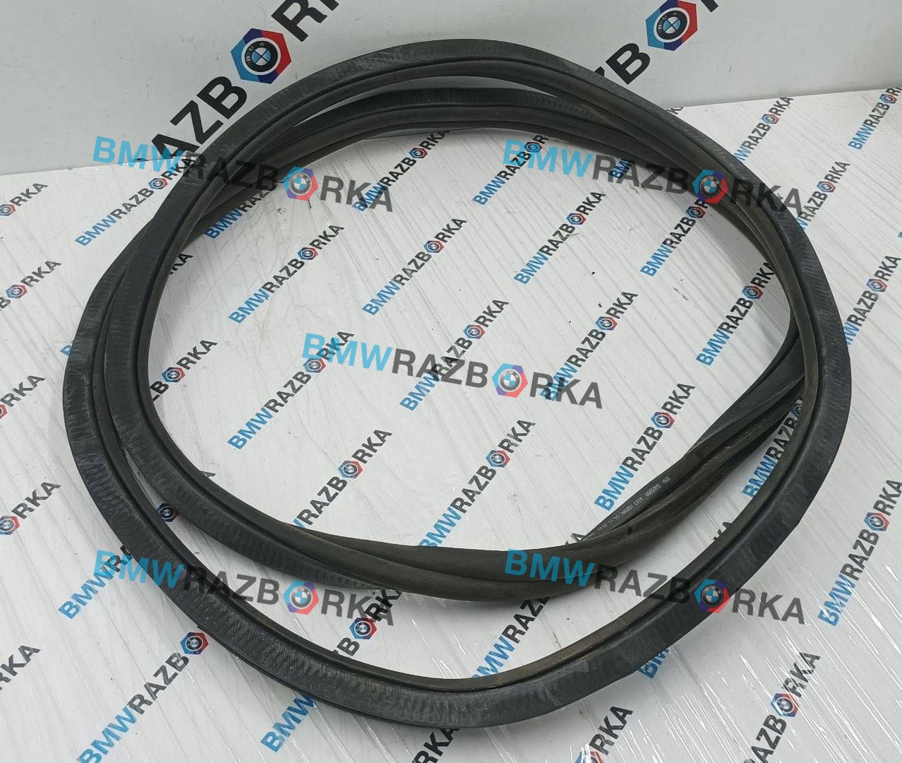уплотнитель двери BMW i5 G60 2024, электро, АКПП, c4p brooklyn grau metallic, седан, задний привод, 5A05899