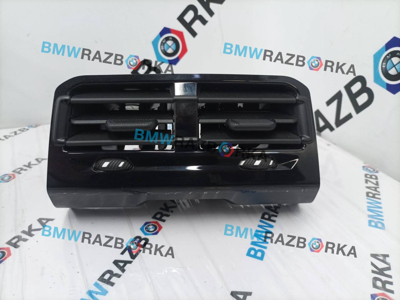дефлектор обдува салона BMW i5 G60 2024, электро, АКПП, c4p brooklyn grau metallic, седан, задний привод, 5A13166