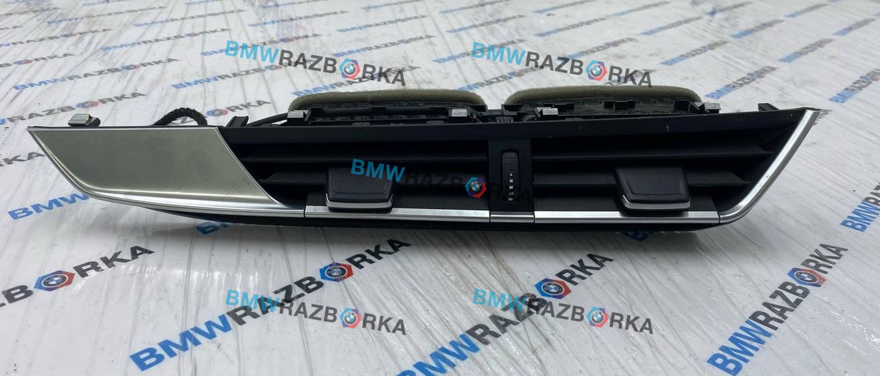 дефлектор обдува салона BMW i8 I12 [рестайлинг] I12 2017, 1.5 л., B38 K15 A, бензин, купе, полный привод, 9320893