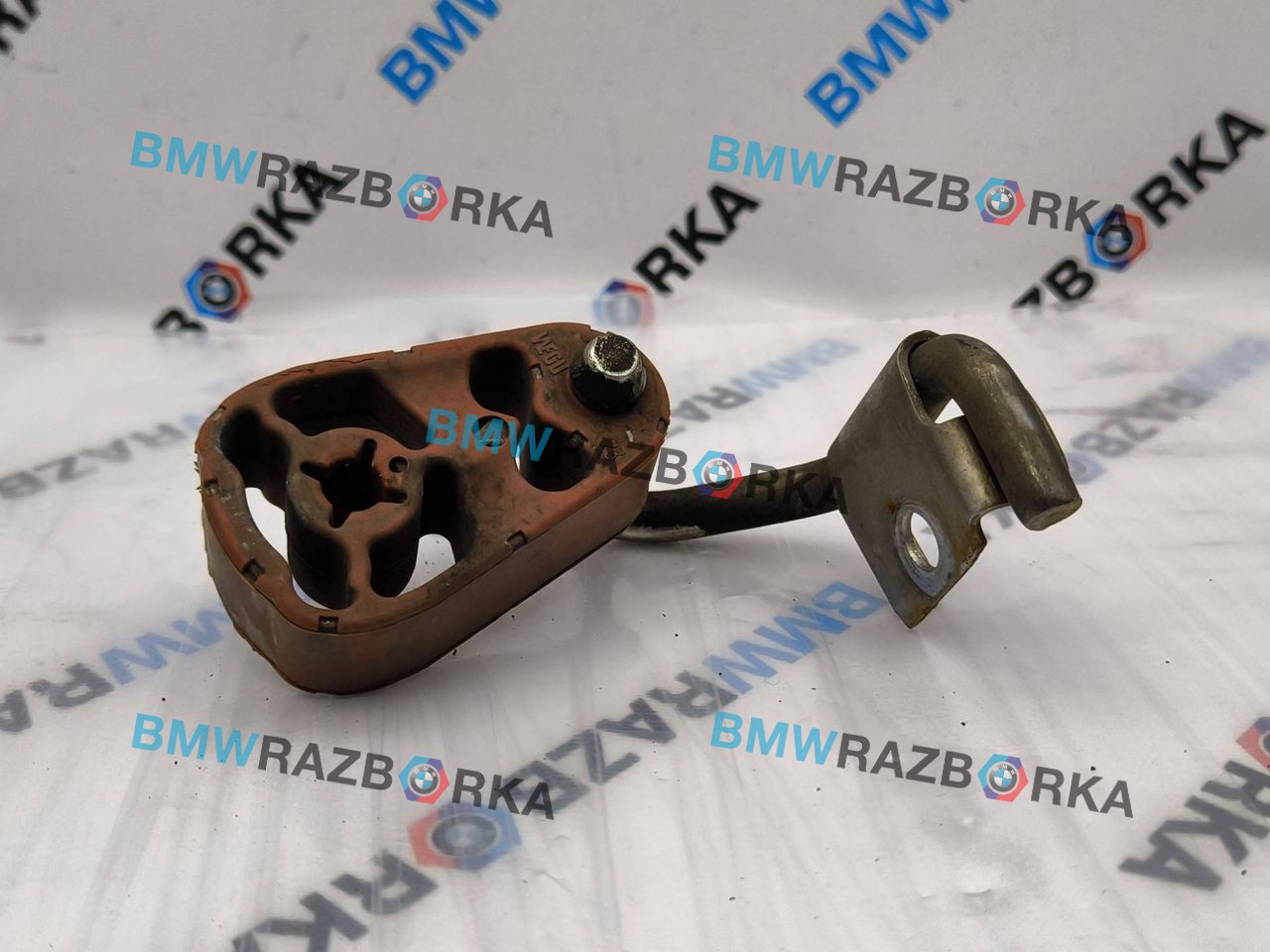 кронштейн глушителя BMW M4 G82/G83 G82 2023, 3.0 л., S58B30A, бензин, купе, полный привод, 18107583940, 7583940