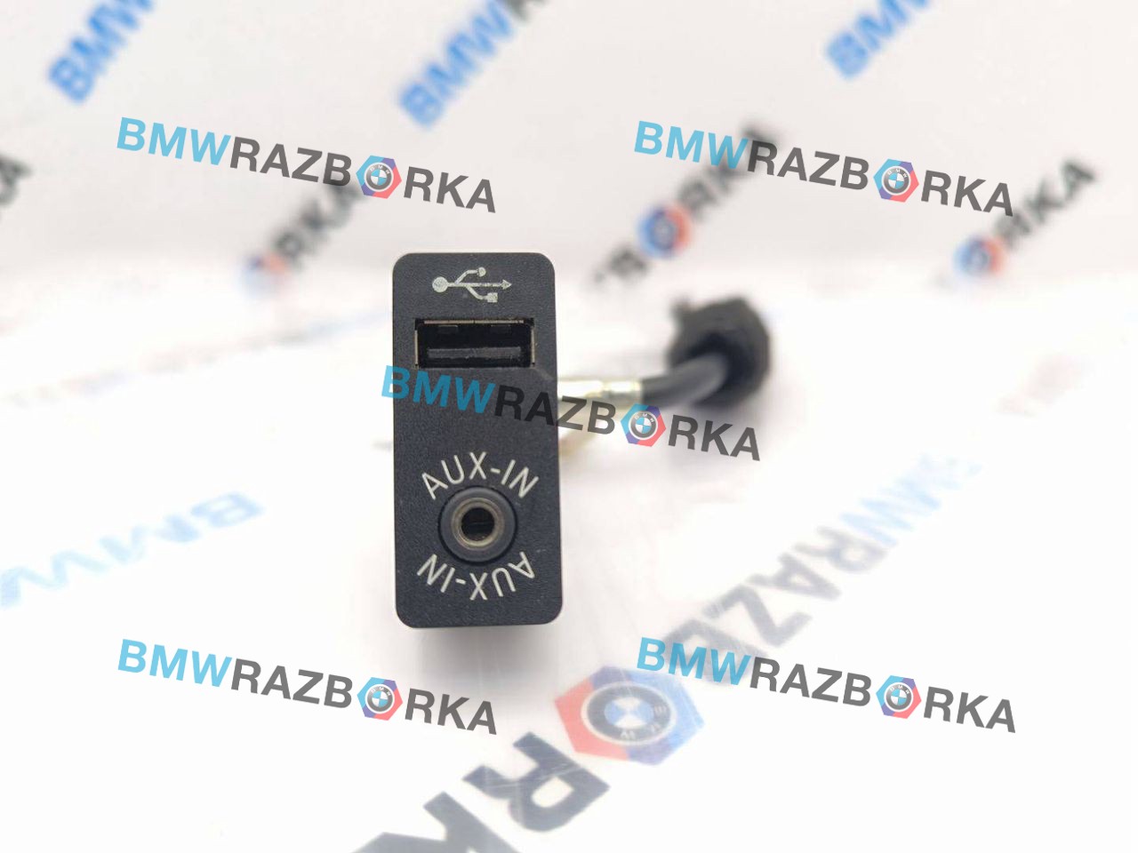 разъем AUX / USB BMW X6 E71 [рестайлинг] E71 2012, 3.0 л., N57 D30 C, дизель, АКПП, 475, внедорожник 5 дв., полный привод, 9237653