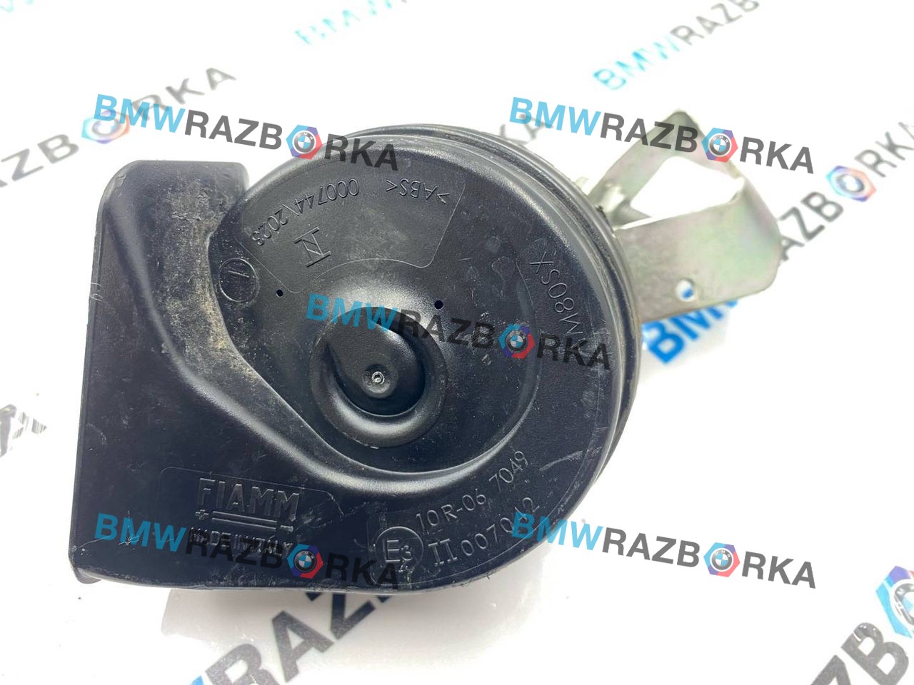 сигнал (клаксон) Mercedes-Benz V-Класс W447 [рестайлинг] W447 2024, 2.0 л., OM 654.920, дизель, АКПП, черный обсидиан металлик mb 9197, микроавтобус, задний привод, 4475421100, A4475421100