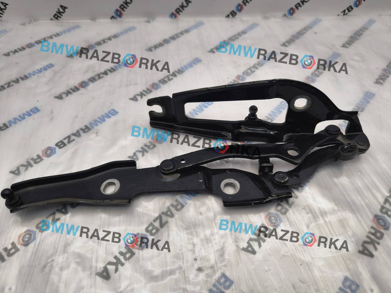 петля крышки багажника BMW M2 G87 2023, 3.0 л., S58B30A, бензин, МКПП, купе, задний привод, 8492141