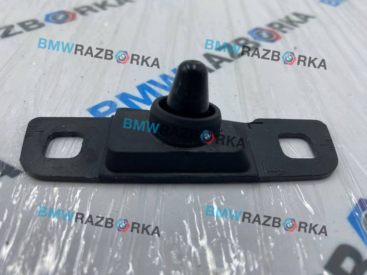 роликовая направляющая Mercedes-Benz V-Класс W447 [рестайлинг] W447 2024, 2.0 л., OM 654.920, дизель, АКПП, черный обсидиан металлик mb 9197, микроавтобус, задний привод, 6397580327, A6397580327