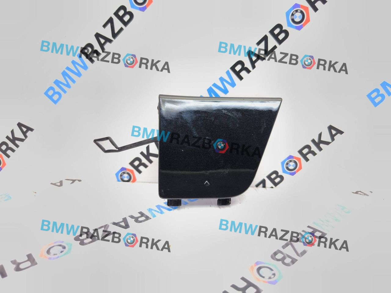 заглушка заднего бампера под крюк BMW M2 G87 2023, 3.0 л., S58B30A, бензин, МКПП, купе, задний привод, 8081225