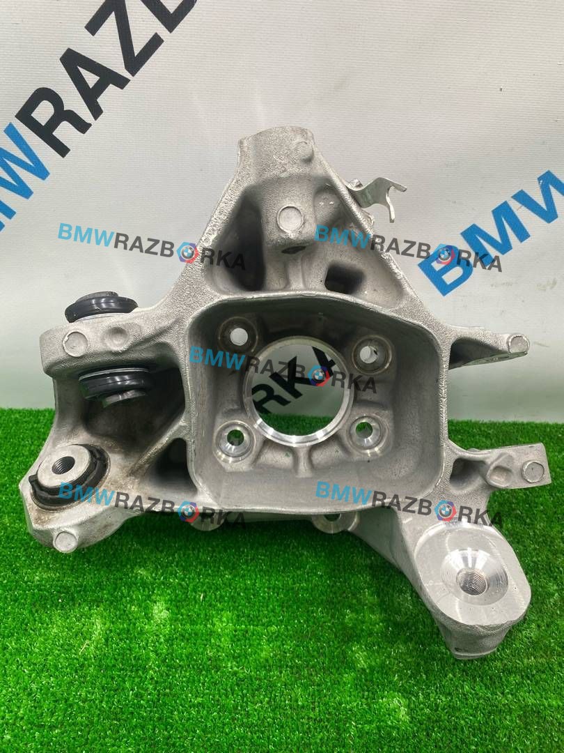 кулак задний левый BMW X5 G05 [рестайлинг] G05 2023, 3.0 л., B58B30, бензин, 475, полный привод, 6876653