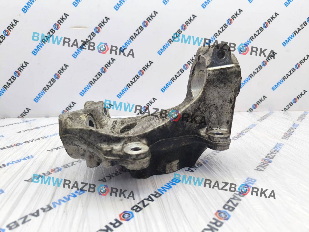 кулак поворотный правый BMW 4 серия F32/F33 F33 2016, 3.0 л., B58B30, бензин, АКПП, 475, кабриолет, задний привод, 6799098
