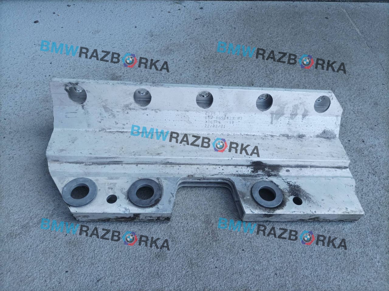 крепление аккумулятора BMW X5 G05 2021, 3.0 л., бензин, АКПП, с27, внедорожник 5 дв., полный привод, правый руль, 8696829