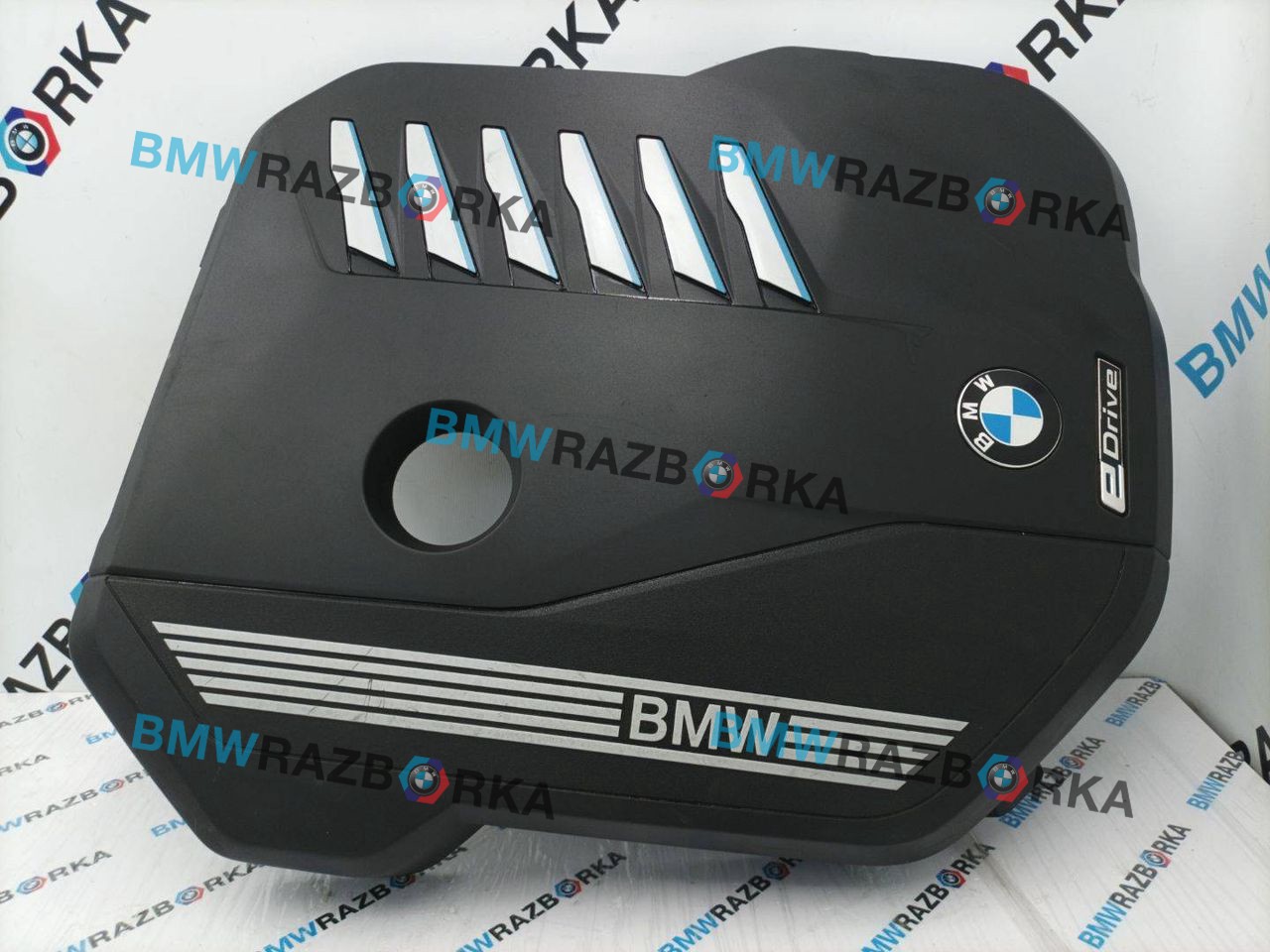 декоративная крышка двигателя BMW X5 G05 2021, 3.0 л., бензин, АКПП, с27, внедорожник 5 дв., полный привод, правый руль, 8740595