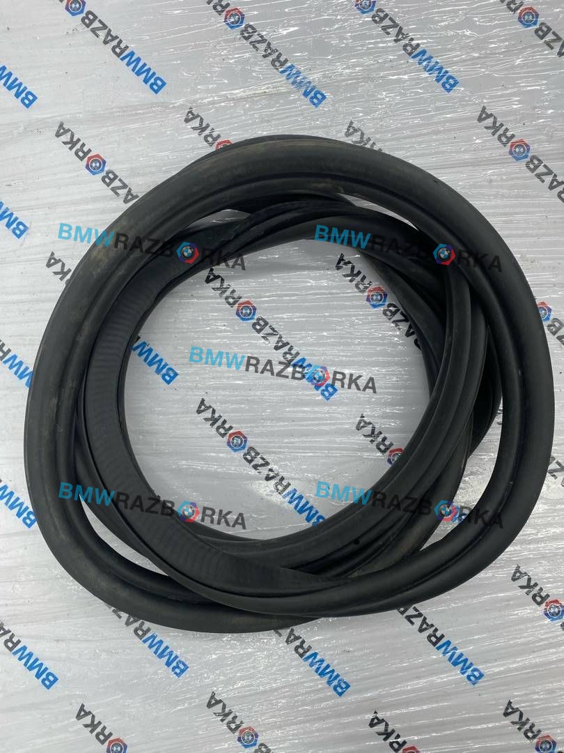 уплотнитель двери BMW X5 G05 2021, 3.0 л., бензин, АКПП, с27, внедорожник 5 дв., полный привод, правый руль, 7428696