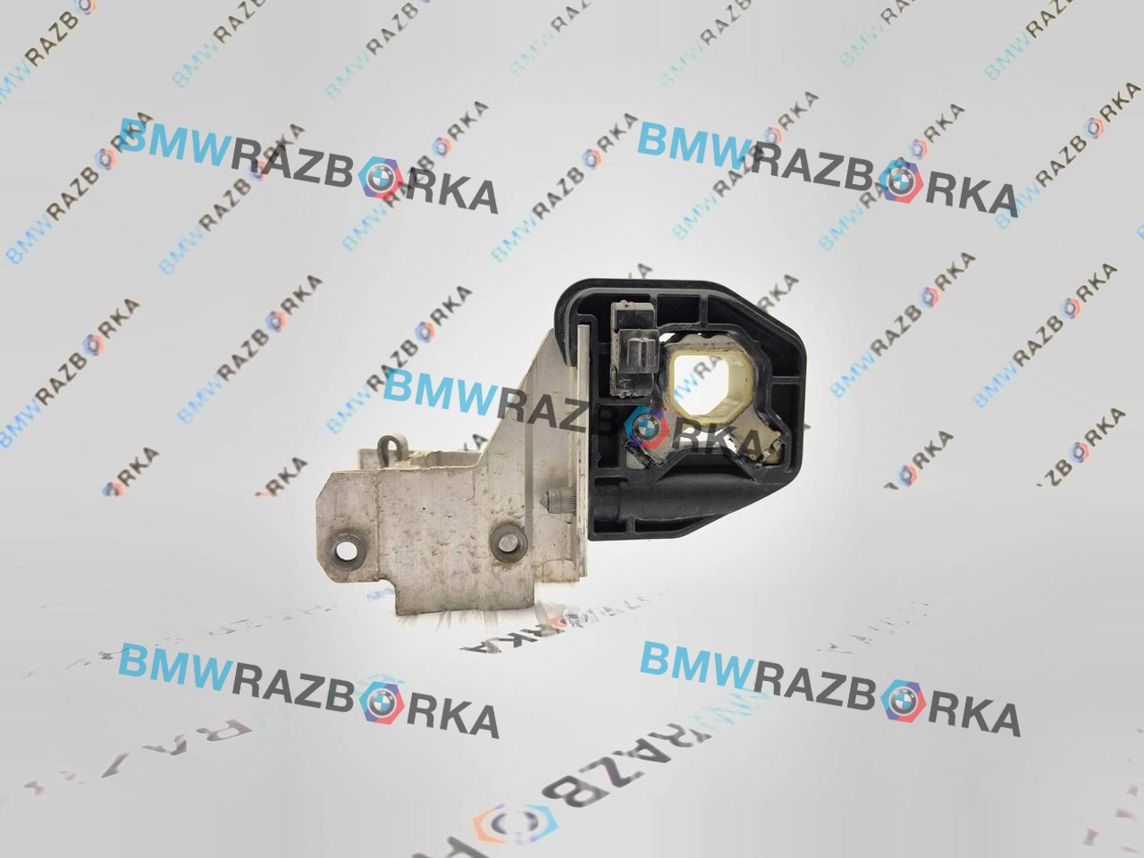 кронштейн радиатора BMW 4 серия F32/F33 F33 2016, 3.0 л., B58B30, бензин, АКПП, 475, кабриолет, задний привод, 51647245795, 8620732